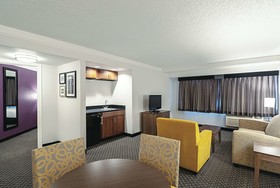 La Quinta Inn & Suites by Wyndham Lubbock West Medical Centr