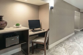 La Quinta Inn & Suites by Wyndham Lubbock West Medical Centr