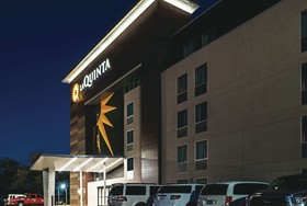 La Quinta Inn & Suites by Wyndham Lubbock West Medical Centr