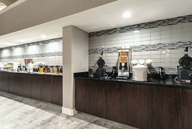 La Quinta Inn & Suites by Wyndham Lubbock West Medical Centr