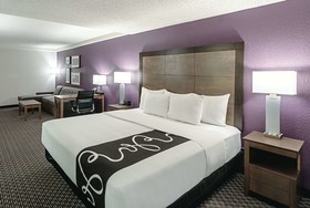 La Quinta Inn & Suites by Wyndham Lubbock West Medical Centr