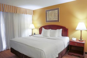 MCM Eleganté Hotel & Suites