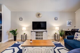 Milano Lodge - Cozy Retreat
