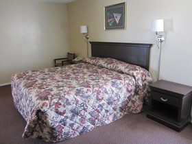 Super 8 by Wyndham Lubbock Civic Center North