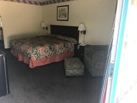 Executive Inn & Suites