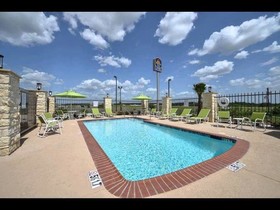 Best Western Plus Longhorn Inn & Suites