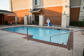 Best Western Plus Longhorn Inn & Suites