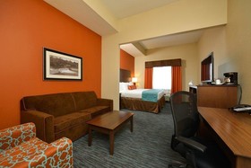 Best Western Plus Longhorn Inn & Suites
