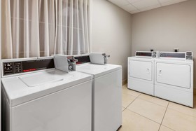 La Quinta Inn & Suites by Wyndham Lumberton