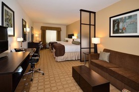Best Western Plus Lytle Inn & Suites