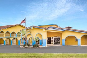 Days Inn by Wyndham San Antonio Lytle