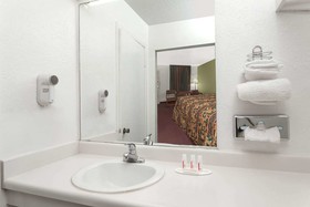 Days Inn by Wyndham San Antonio Lytle