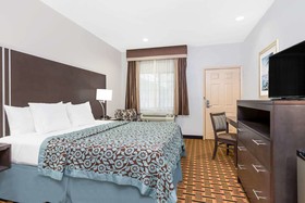 Days Inn & Suites by Wyndham Madisonville