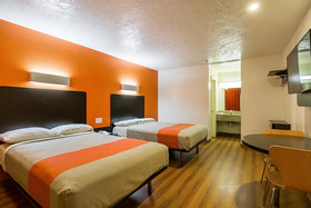 Motel 6 Madisonville