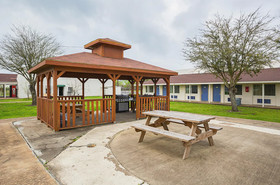 Motel 6 Madisonville