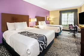 La Quinta Inn & Suites by Wyndham Houston - Magnolia