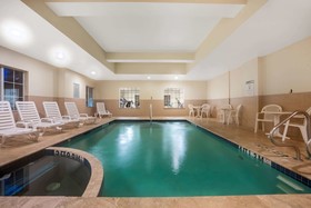 La Quinta Inn & Suites by Wyndham Houston - Magnolia
