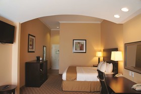 La Quinta Inn & Suites by Wyndham Houston - Magnolia