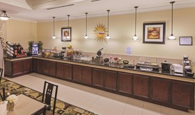 La Quinta Inn & Suites by Wyndham Houston - Magnolia