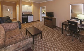 La Quinta Inn & Suites by Wyndham Houston - Magnolia