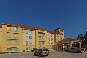 La Quinta Inn & Suites by Wyndham Houston - Magnolia