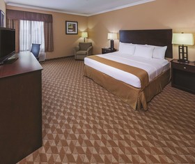 La Quinta Inn & Suites by Wyndham Houston - Magnolia