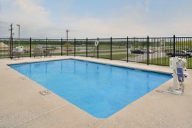 Red Roof Inn & Suites Austin East-Manor