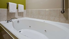 Best Western Plus Mansfield Inn & Suites