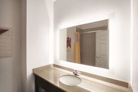 La Quinta Inn & Suites by Wyndham Mansfield TX