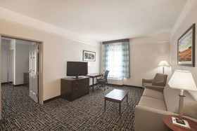 La Quinta Inn & Suites by Wyndham Mansfield TX