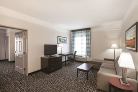 La Quinta Inn & Suites by Wyndham Mansfield TX