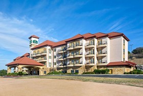 La Quinta Inn & Suites by Wyndham Marble Falls