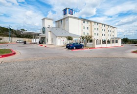 Motel 6 Marble Falls
