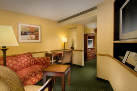 Fairfield Inn & Suites Marshall