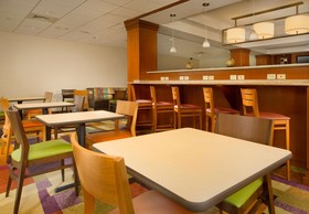 Fairfield Inn & Suites Marshall