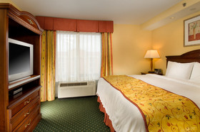 Fairfield Inn & Suites Marshall