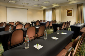 Fairfield Inn & Suites Marshall