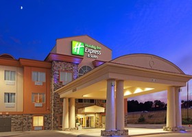 Holiday Inn Express Hotel & Suites Marshall South