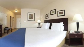 Holiday Inn Express Hotel & Suites Marshall South