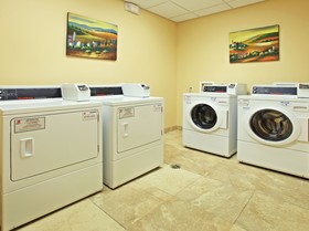 Holiday Inn Express Hotel & Suites Marshall South