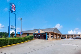 Motel 6 Marshall Tx