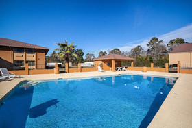 Clarion Pointe Marshall