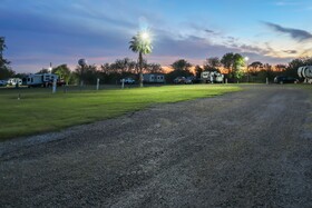 Mathis Motel & RV Park