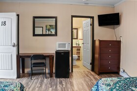 Mathis Motel & RV Park