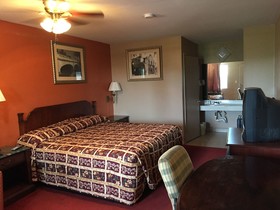 Deluxe Inn Airport