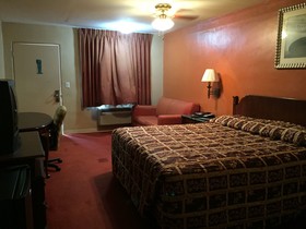 Deluxe Inn Airport
