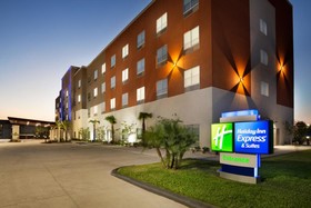 Holiday Inn Express & Suites McAllen - Medical Center Area