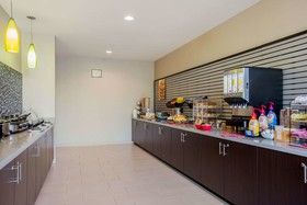 La Quinta Inn & Suites by Wyndham McAllen Convention Center