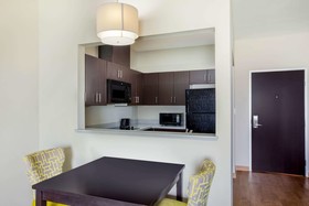 La Quinta Inn & Suites by Wyndham McAllen Convention Center