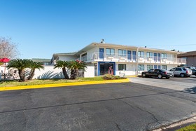 Motel 6 Mcallen